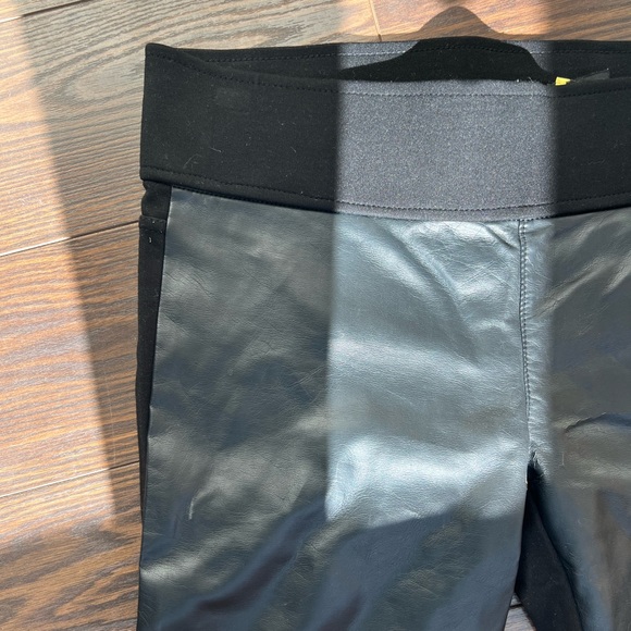 Club Monaco faux leather leggings - Picture 4 of 5